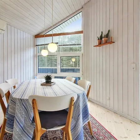 Nahele - 500m From The Sea By Interhome