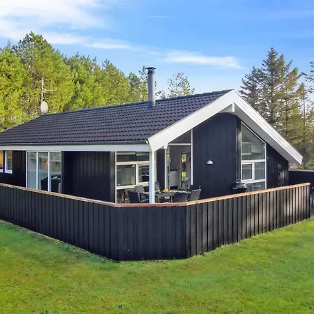 Nahele - 500m From The Sea By Interhome *